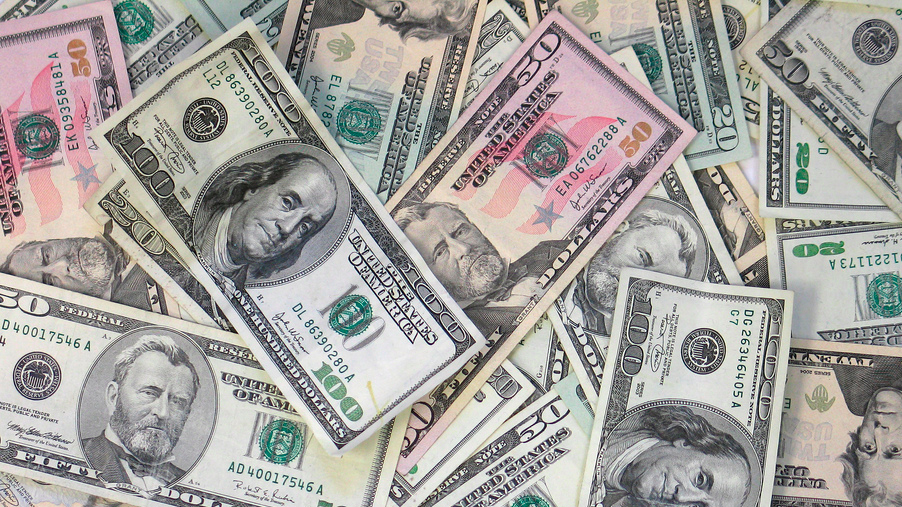 how much money in the world