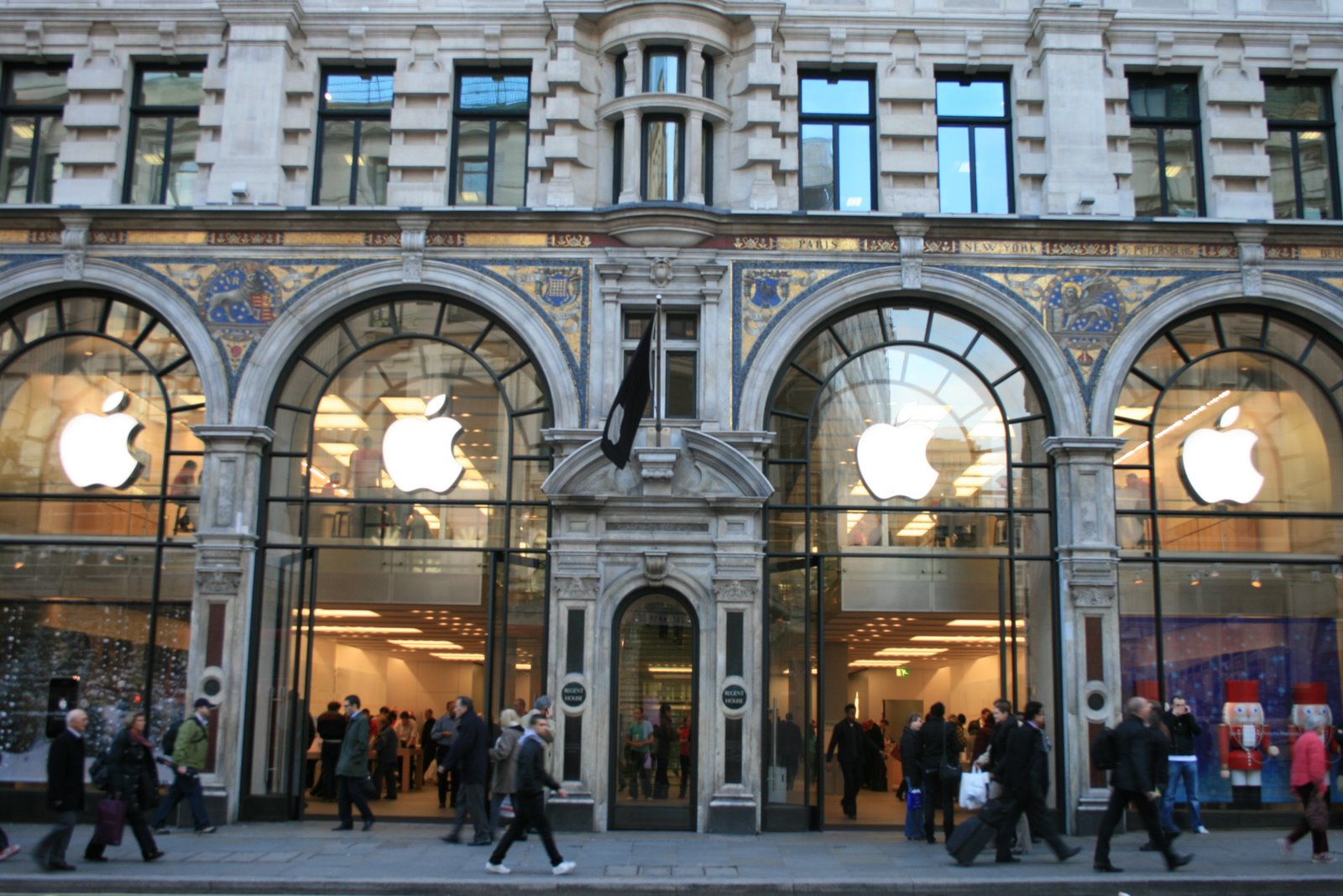 apple-store-regent-street